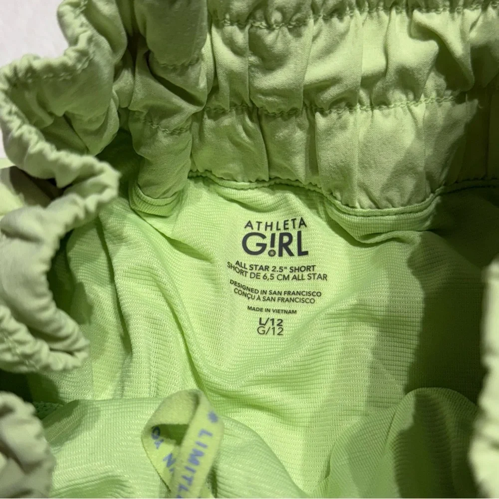 Athleta Girl All star 2.5” Shorts Light Green Girls’ Large 12